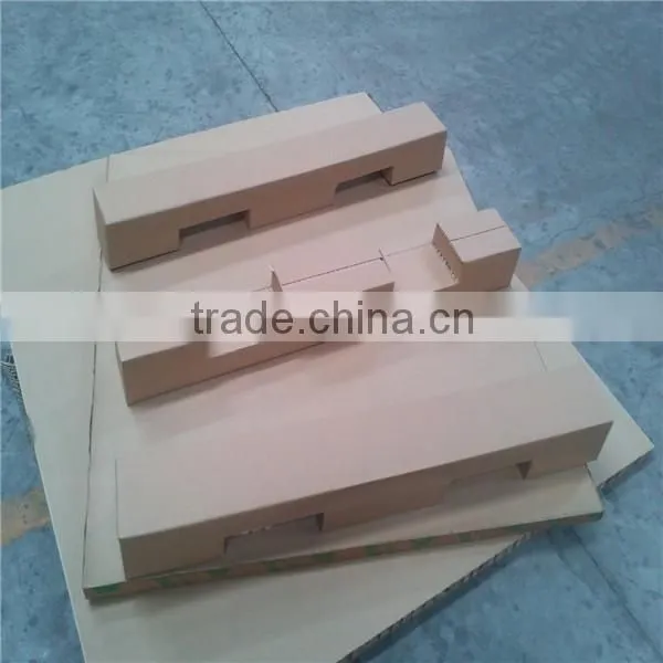 Paper collar Euro pallets with packaging hole