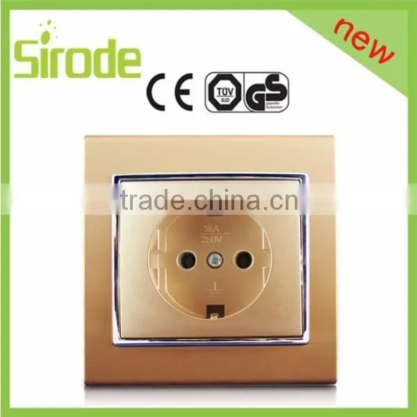 waterproof Power Usage Plug Socket Outlet with shelter