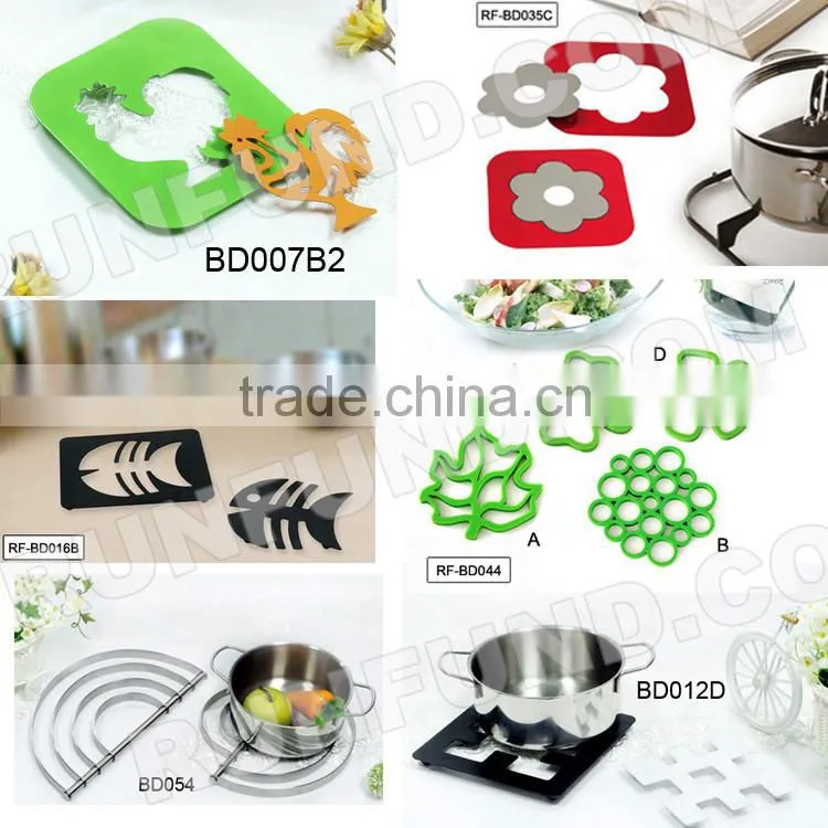 Peace Leaf Style Traditional Paper-cut Pot Cup Coaster Pad ,Random Color Delivery