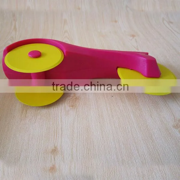 New design plastic pizza tool with blister card packing
