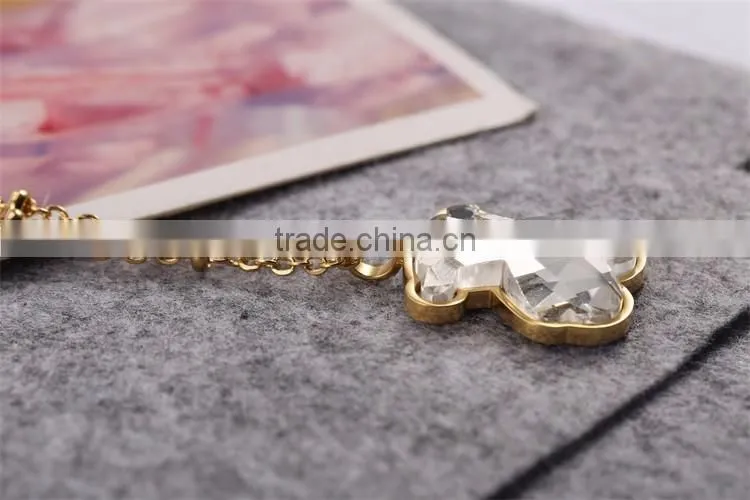 China top wholesale fashionable gold chain white big charm necklace with bear