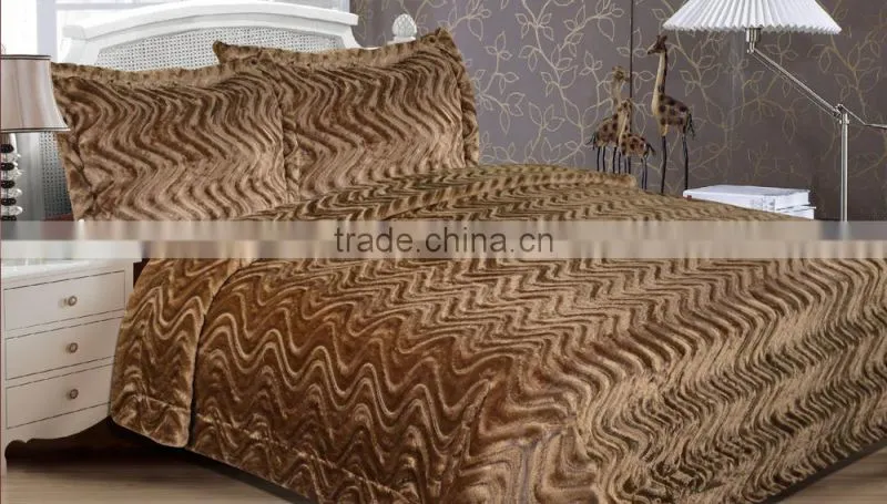 warm and luxury faux fur throw with pillow bedding set