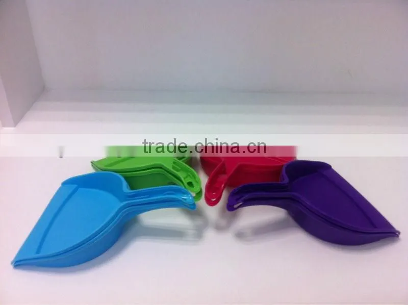 durable plastic dustpan