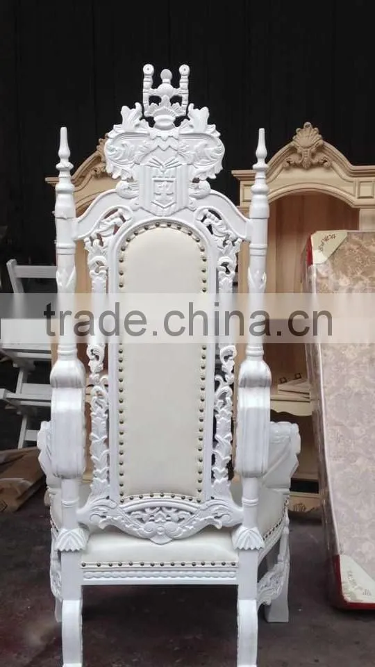 wedding stage bride and groom king and queen chairs