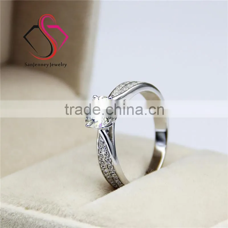 Round Brilliant Cut Esmedora Moissanite 1CT 6.5mm Center 14k 18k White Yellow Gold Diamond Engagement Ring