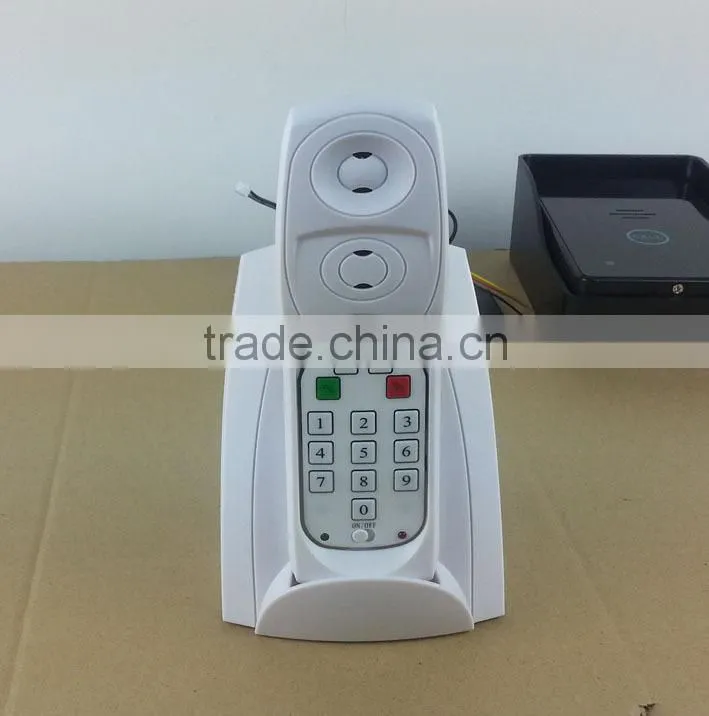 New 2.4G Digital wireless intercom system 1 outdoor units to 3 indoor handsets