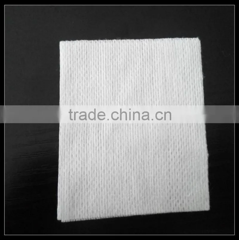 Non-woven white napkins