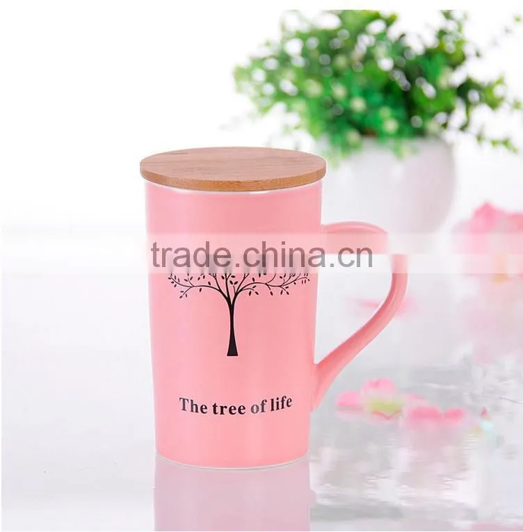 Hot sale stoneware mug with bamboo lid,beautiful tree design ceramic mug with bamboo lid and handle