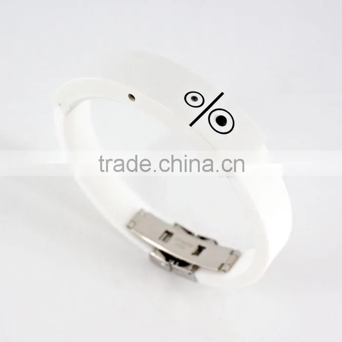 2014 New fashion fitness silicone bluetooth bracelet WT-16