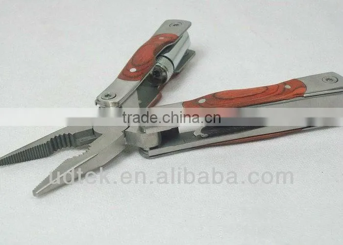 High Quality Outdoor Tool Multifunction Toolkit with LED Light UDTEK01498