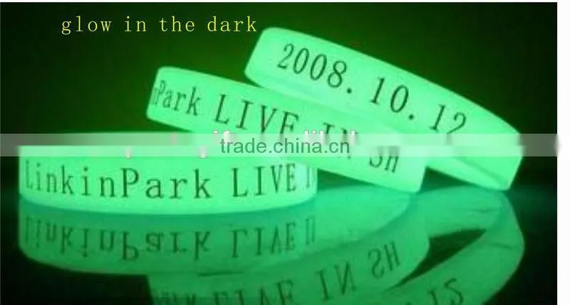 Custom branded silicone wristband for giveaway