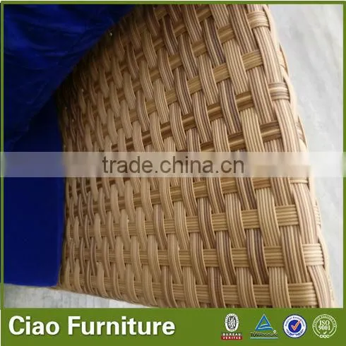 round clear glass on top rattan table set