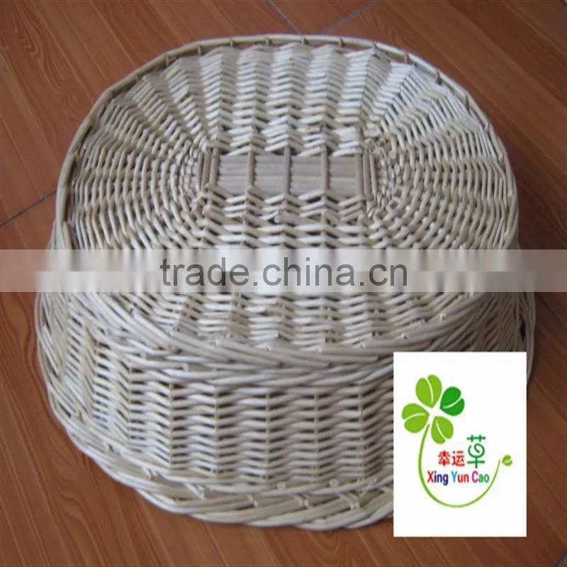 Trapezoidal wicker basket for shoses