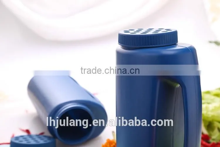 Wholesale Plastic salt spreader/Useful Plastic Salt canister
