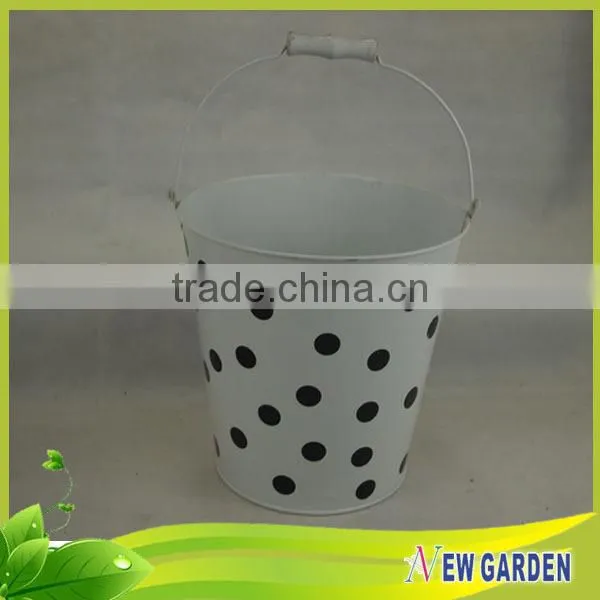 OEM Cheap Useful Barrel Shape Decorative Metal Hanging Basket Planters