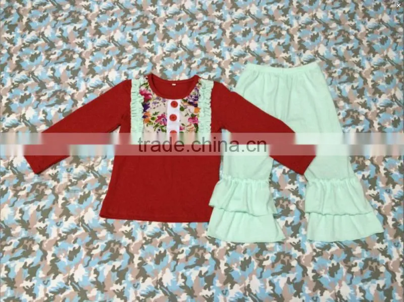 With a pretty little girl suits, cheap wholesale, large amount of discount, the little girl's love cotton suit
