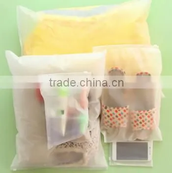 2015 Best selling multi-functional beautiful clothes travel storage bag