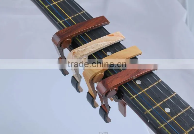Latest Shining Smooth Surface Finish with Good Strong Spring Guitar Capos Colors Available