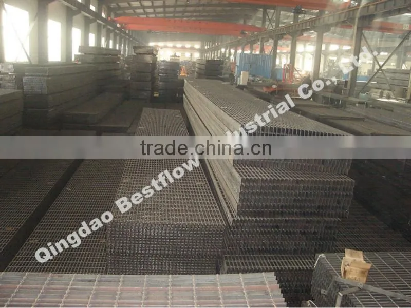 Galvanized steel grating