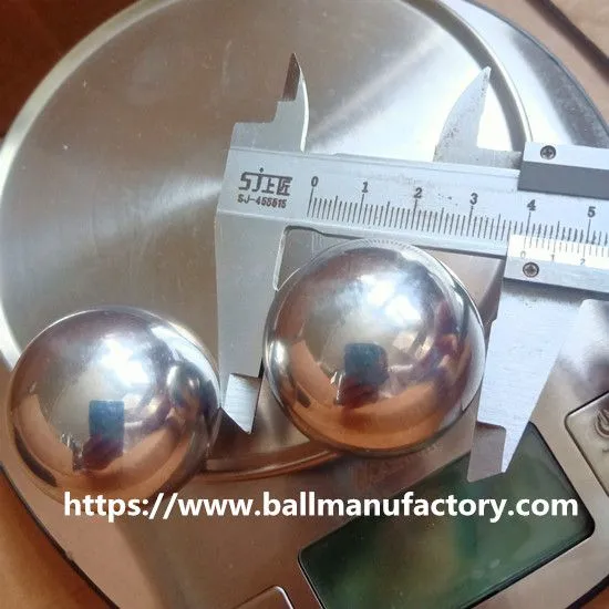 the size of stainless steel solid hand ball.jpg