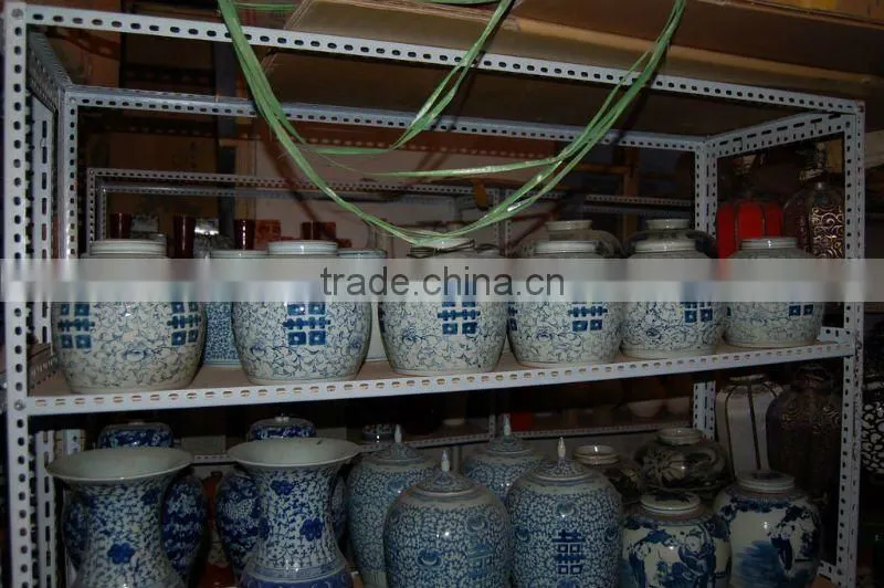 Chinese antique blue and white porcelain Jar