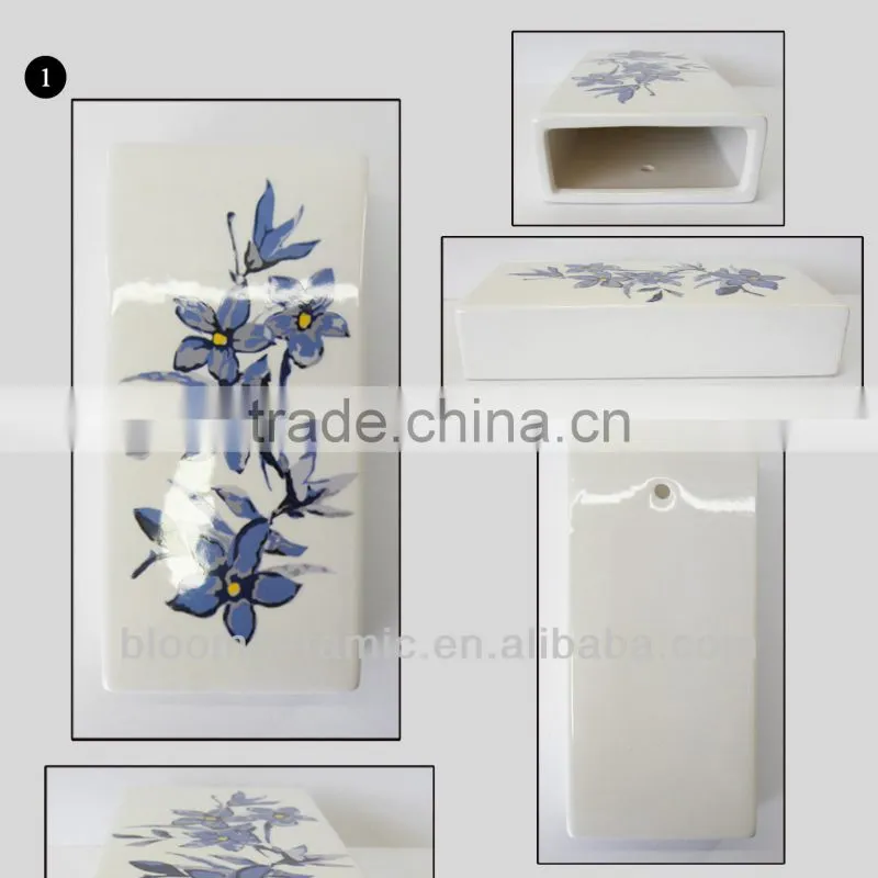 Ceramic humidifier with metal "S" hook