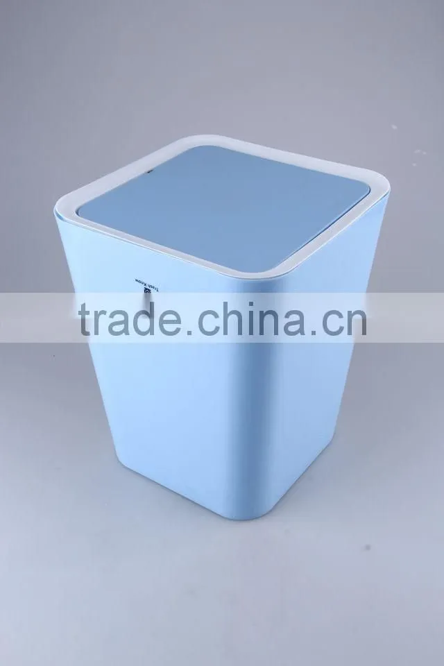 Swivelling Cover Plastic Trash Can Household Garbage Can/Rubbish Bin