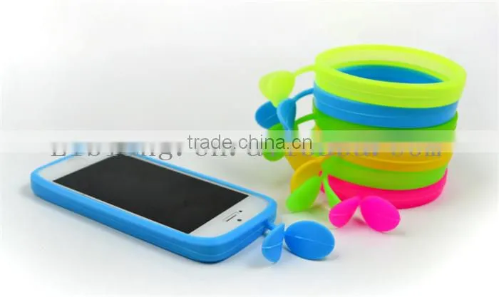 Creative design multifunctional universal silica gel hand ring