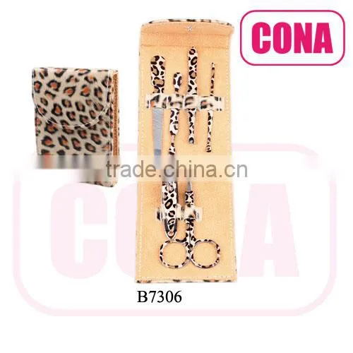 mini pedicure set with a snap-fastener bag