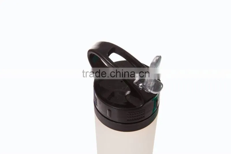 Outdoors water bottle food grade silicone water bottle with handle and straw
