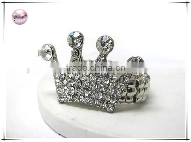 Crystal stud crown stretch ring