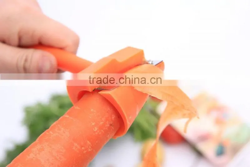tri-blade plastic spiral vegetable slicer/plastic carrot peeler/slicer