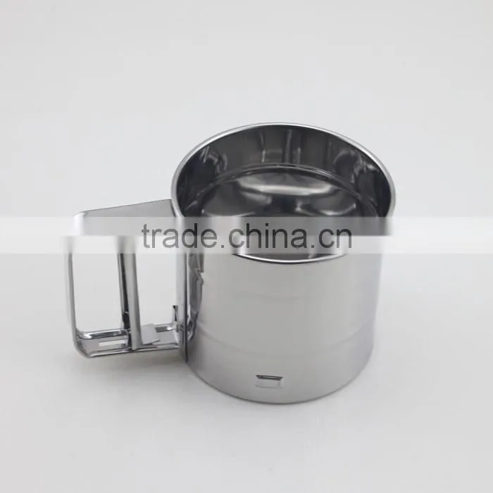 One-Handed Stainless Steel Cup Flour And Icing Sugar Sifter