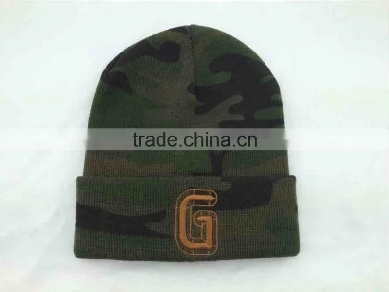 Custom camo printing knitted hats with 3d embroidery winter hat