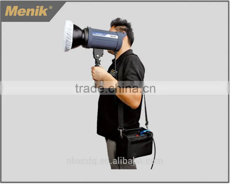 W Portable outdoor studio flash lighting with power pack