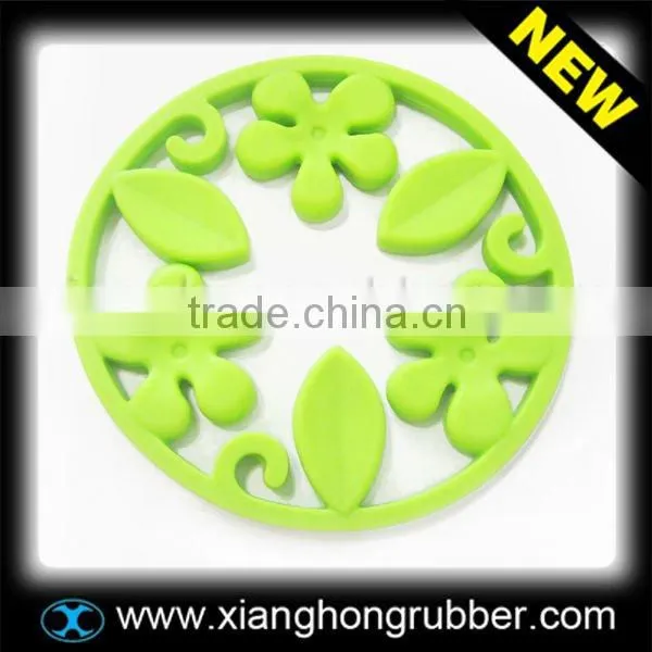 Latest design fashion heart shape silicone placemat and table mat