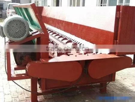 Bark stripping machine in the forest industry
