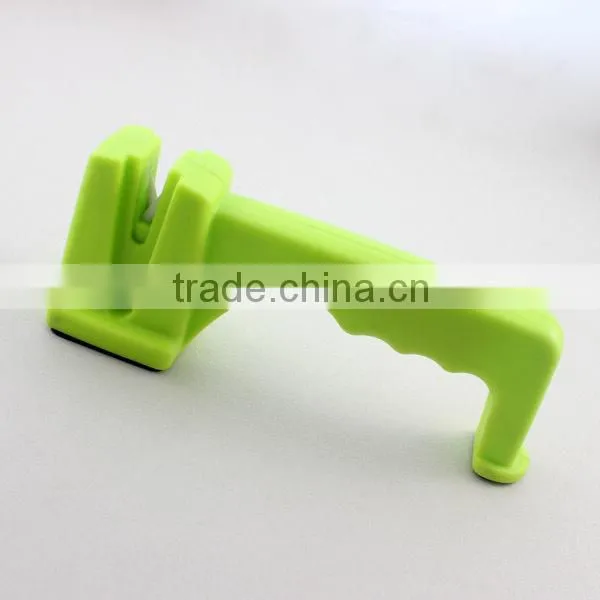 Mini sharpener for knife and scissors