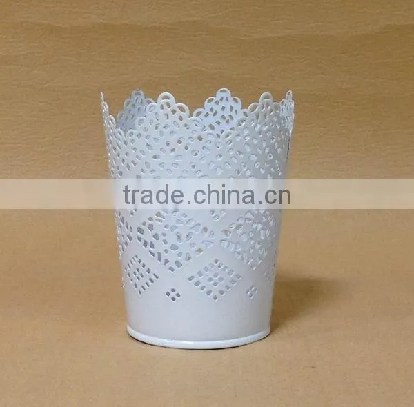 Metal flower pot