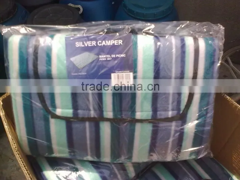 Portable outdoor plastic picnic mat