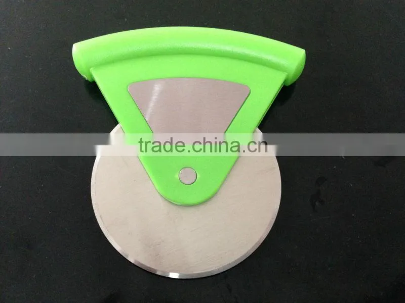 Plastic pizza slicer pizza cutter wholesale pizza wheel slicer