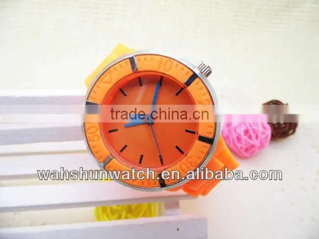 2013 best selling cheap custom logo fashion slim silicone watch