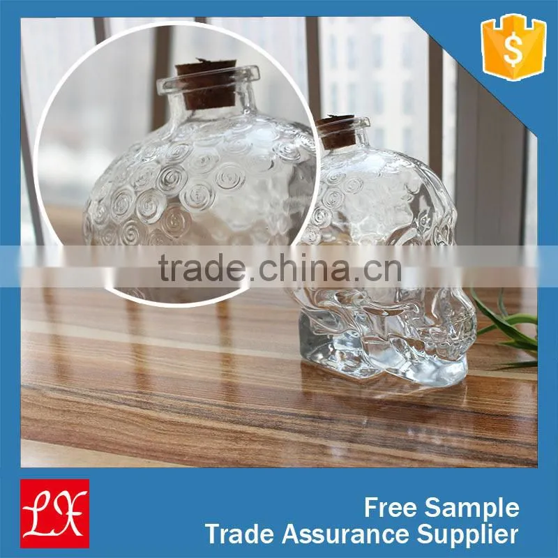 2015 Best sale man blown skull glass bottle with cork 380ml capacity Novel glassware clear glass wine bottle