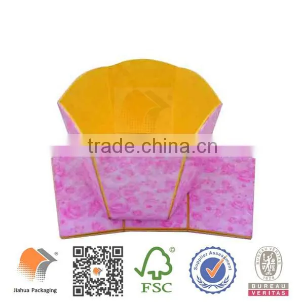 Fashionable foldable cardboard display box with window