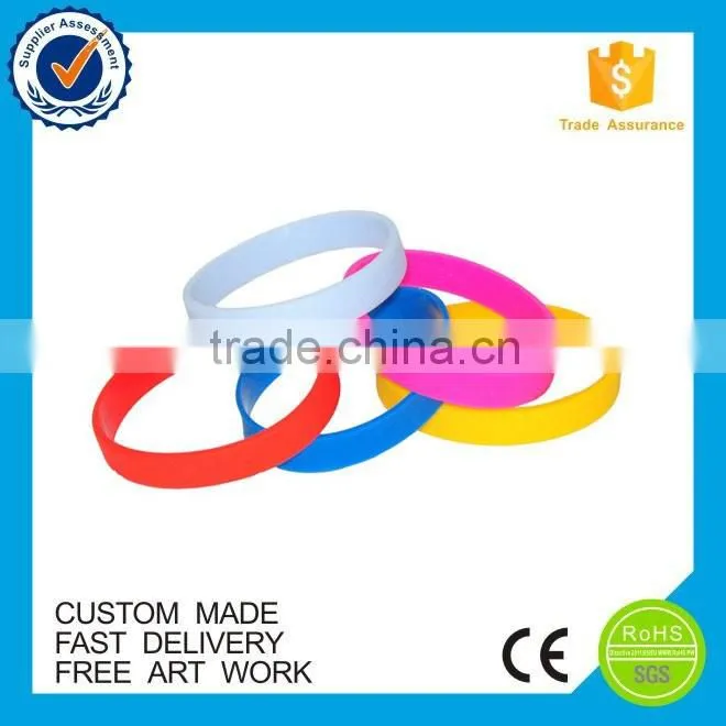 2016 newest China custom amazing embossed wristband silicone