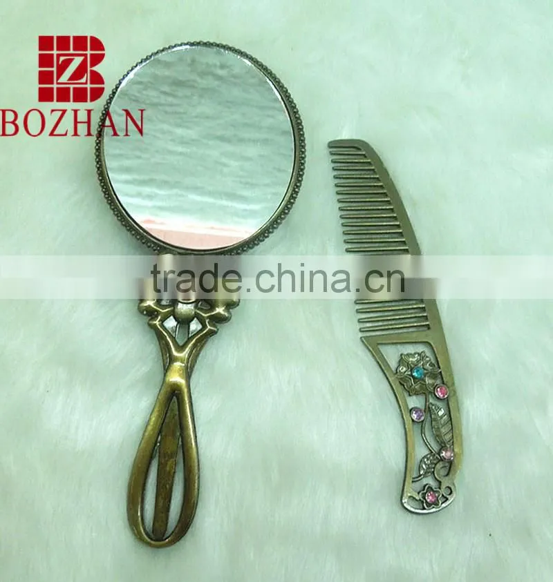 Charms vanity mirror set with comb