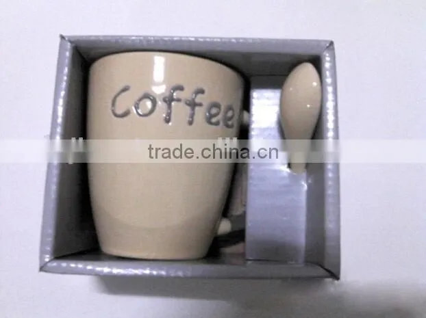 Wholesale glazing ceramic mug with spoon in handle