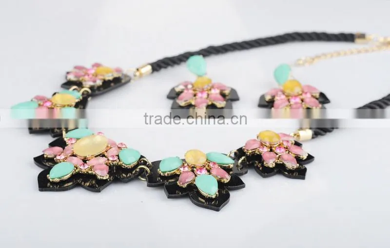 Fashion Leaf Shaped Necklace Earring Set Multicolor Jewelry Set Fashion Women Jewelry Set