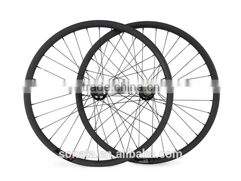 wholesale bicycle part disc brake 26 inch 22mm clincher mountain bike carbon wheelset MTB carbon wheels