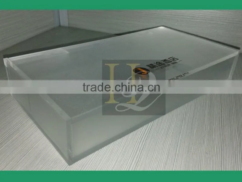 Wholesale rectangle frost acrylic cosmetic display box with hinged cover